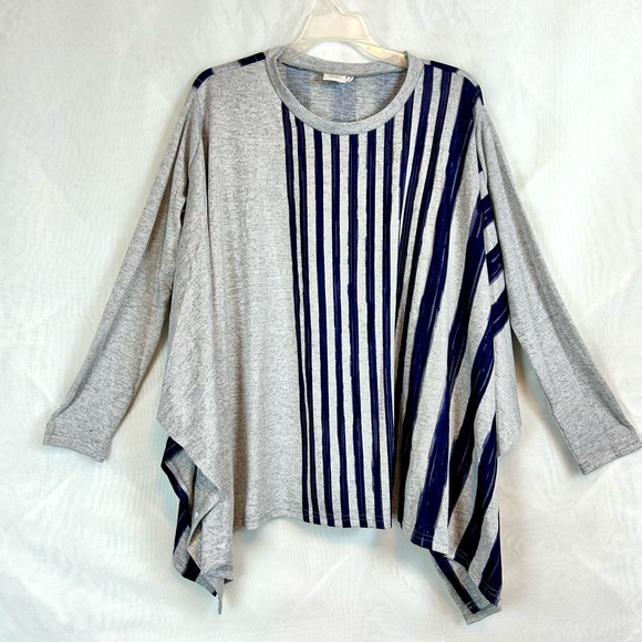 NEW Suzanne Betro Navy & Heather Gray Stripe Crew Neck Cape Style Tunic Top - Picture 2 of 8